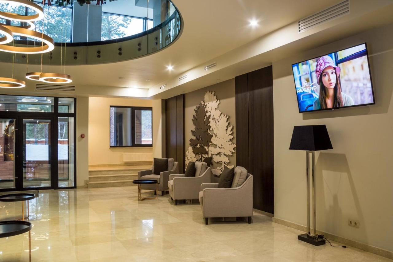 Sobi Hotel ヴィーシュホロド エクステリア 写真